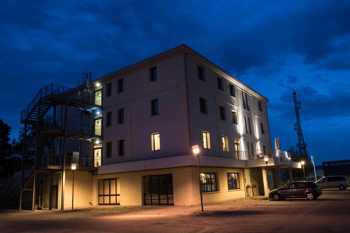 Hotel Corte Business Кавриаго Экстерьер фото