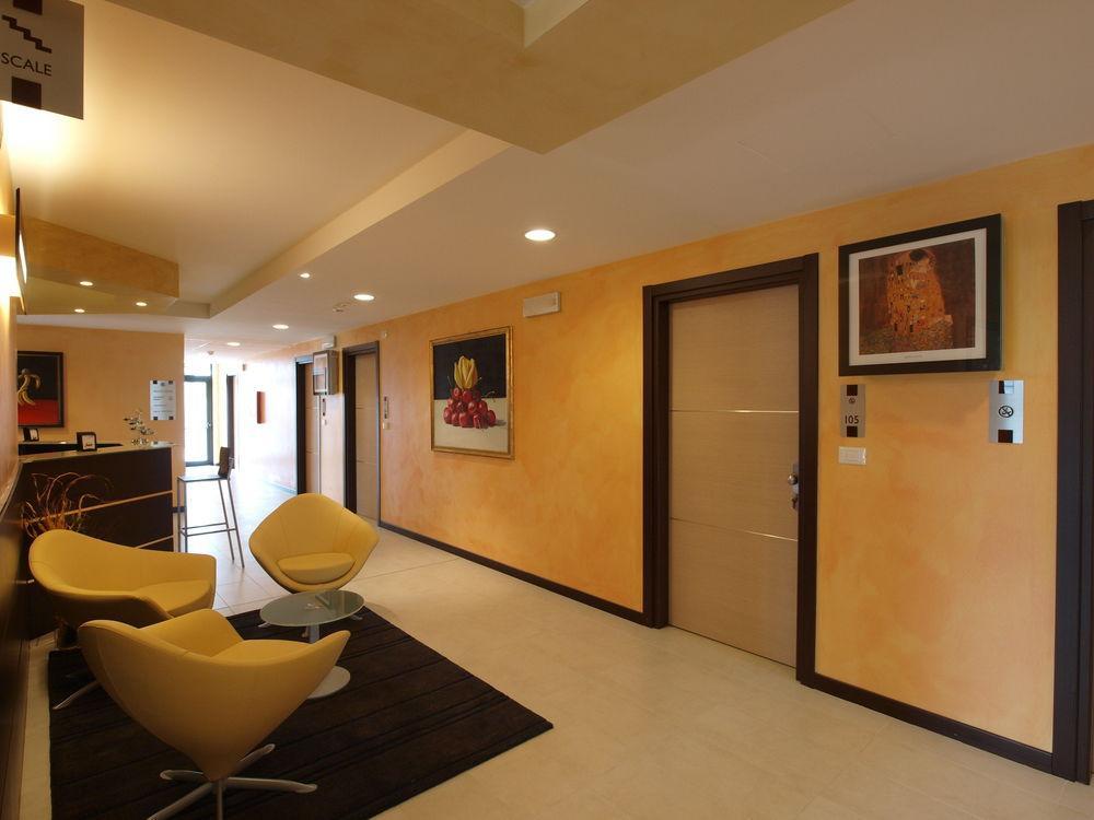 Hotel Corte Business Кавриаго Экстерьер фото