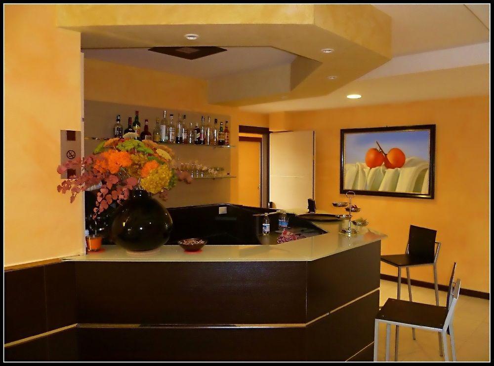 Hotel Corte Business Кавриаго Экстерьер фото