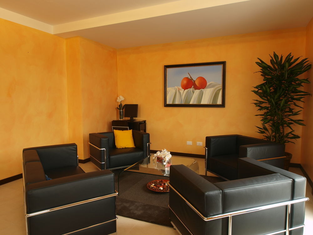 Hotel Corte Business Кавриаго Экстерьер фото